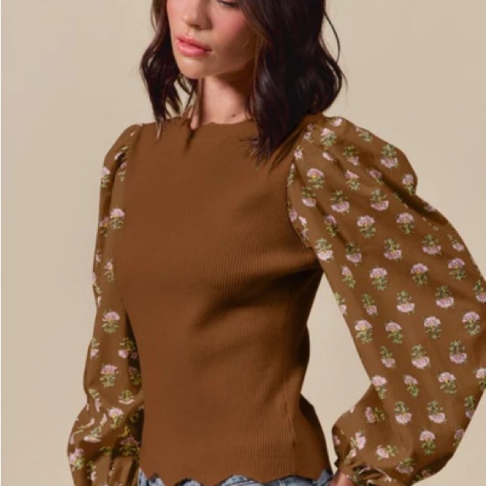 Fitted Scalloped Sweater with Floral Puff Floral Sleeves – Brown Small Stretchy